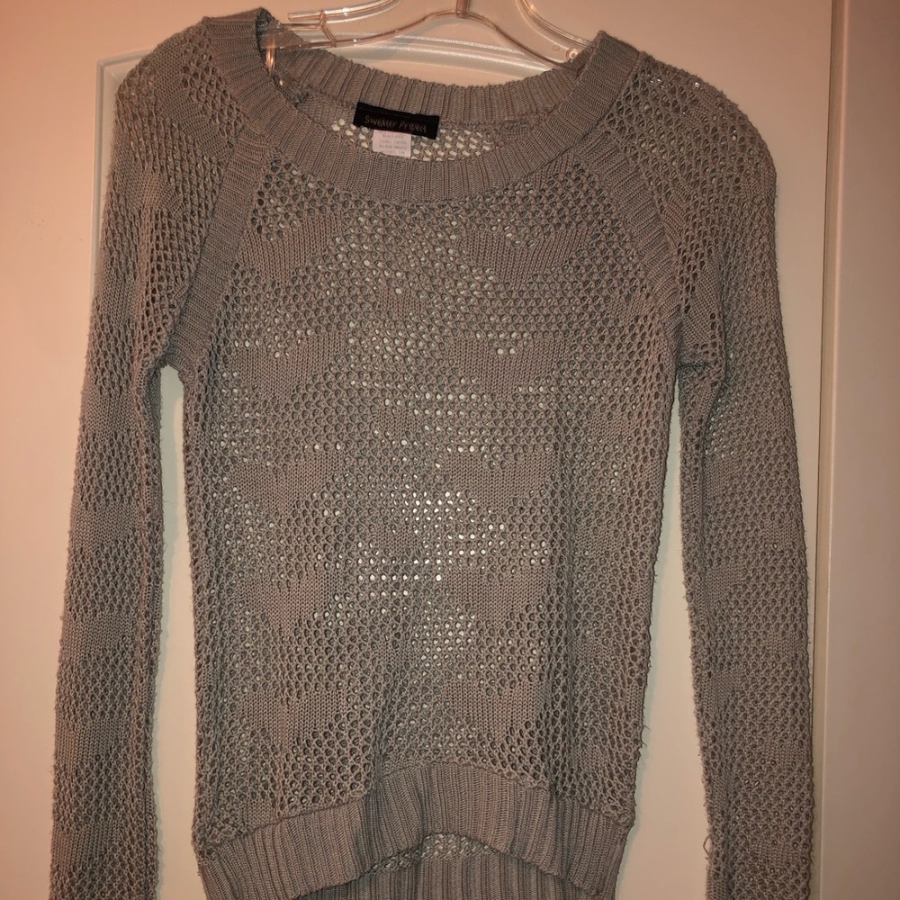 Grey fish-net like sweater